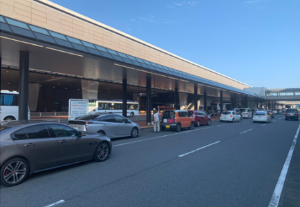 ターミナル2到着北写真